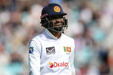 Sri Lanka 'dan üzgün bir Dhananjaya de Silva, 3. Rothesay Test Maçı' nda İngiltere 'den Shoaib Bashir tarafından 8 Eylül 2024' te Londra 'nın başkenti Londra' daki The Kia Oval 'da karşılandı.