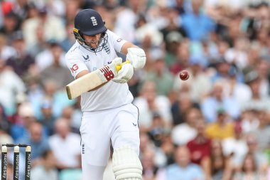 İngiltere 'den Joe Root, 3. Rothesay Test Maçı' nda 4 puan aldı. 3. İngiltere - Sri Lanka maçı 8 Eylül 2024 'te Londra, Kia Oval' da gerçekleşti.