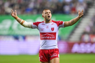 Hull KR 'dan Mikey Lewis, Betfred Süper Lig 25. Maçı' nda hakem Jack Smith 'in verdiği karara tepki gösterdi. Wigan Warriors, Wigan Community Stadyumu' nda Hull KR 'a karşı.