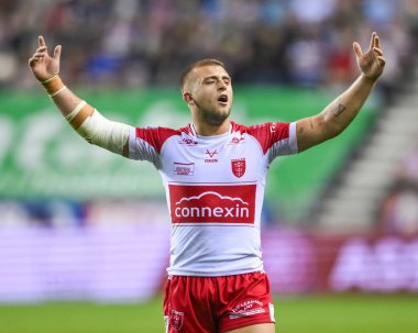 Hull KR 'dan Mikey Lewis, Betfred Süper Lig 25. Maçı' nda hakem Jack Smith 'in verdiği karara tepki gösterdi. Wigan Warriors, Wigan Community Stadyumu' nda Hull KR 'a karşı, 6 Eylül 202