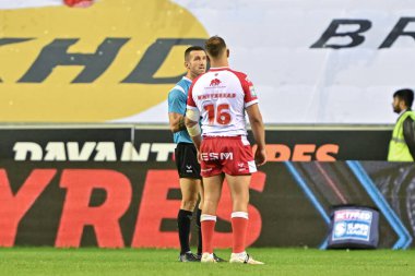 Hakem Jack Smith Hull KR 'dan Jai Whitbread Betfred Süper Lig 25. Raundda Wigan Warriors Hull KR' a karşı Brick Community Stadyumu, Wigan, İngiltere, 6 Eylül 2024