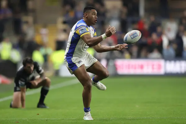 stock image David Fusitua of Leeds Rhinos passes the ball during the Betfred Super League Round 25 match Leeds Rhinos vs Hull FC at Headingley Stadium, Leeds, United Kingdom, 6th September 2024