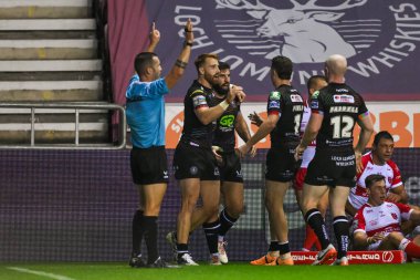 Wigan Warriors takımından Abbas Miski, 6 Eylül 2024 'te Wigan Warriors vs Hull KR' a karşı oynadığı Betfred Süper Lig karşılaşmasında denemesini kutluyor.