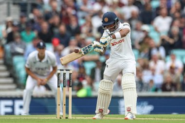 Sri Lanka 'dan Pathum Nissanka, 3. Rothesay Test Maçı 4. Gün İngiltere - Sri Lanka maçında 9 Eylül 2024' te Londra, Kia Oval 'da bir koşu yapıyor.