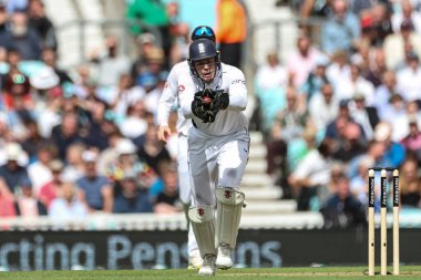 İngiltere 'den Jamie Smith, 3. Rothesay Test Maçı' nda Sri Lanka 'dan Asitha Fernando' yu yakaladı. 3. İngiltere - Sri Lanka karşılaşması, Kia Oval, Londra, Birleşik Krallık, 8 Eylül 2024