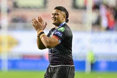 Wigan Warriors takımından Patrick Mago, 6 Eylül 2024 'te İngiltere' nin Wigan şehrindeki Brick Community Stadyumu 'nda oynanan 25.