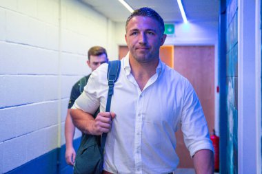 Warrington Wolves 'un baş antrenörü Sam Burgess, 7 Eylül 2024' te Warrington, İngiltere 'deki Halliwell Jones Stadyumu' nda Warrington Wolves 'a karşı oynadığı 25.