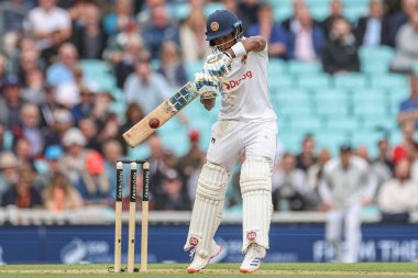 Sri Lanka 'dan Pathum Nissanka, 9 Eylül 2024' te Kia Oval, Londra, İngiltere 'de oynanan 3. Rothesay Test Maçı 4. Gün İngiltere - Sri Lanka maçında topa dört tur vuruyor.