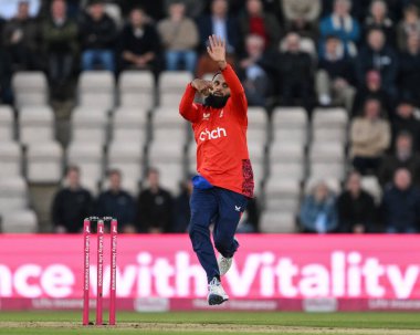 İngiliz Adil Rashid, 11 Eylül 2024 'te İngiltere' nin Avustralya 'ya karşı oynadığı The Utilita Bowl, Southampton, İngiltere 1.