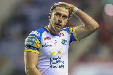 Leeds Rhinos takımından Paul Momirovski, 26. Betfred Süper Lig karşılaşmasında Wigan Warriors, Leeds Gergedan 'a karşı Brick Community Stadyumu, Wigan, Birleşik Krallık' ta 13 Eylül 2024