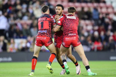 Leigh Leoparları 'ndan Darnell McIntosh 13 Eylül 2024' te Leigh Spor Köyü, Birleşik Krallık 'ta oynanan Betfred Süper Lig 26. Raundda Leigh Leopards' a karşı Hull KR maçının öncesinde ısınma turunda