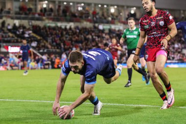 Hull KR 'dan Tom Opaci skoru 0-26 yaptı ancak 13 Eylül 2024' te Leigh Spor Köyü 'nde oynanan Betfred Süper Lig 26. Raundda Leigh Leopards' a karşı Hull KR maçında skoru engelledi.