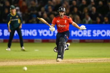 İngiltere 'den Jacob Bethell, 13 Eylül 202' de Sophia Gardens Cricket Ground, Cardiff, İngiltere 'de oynanan IT20 Serisi' nde koşu çağrısı yapmadı.