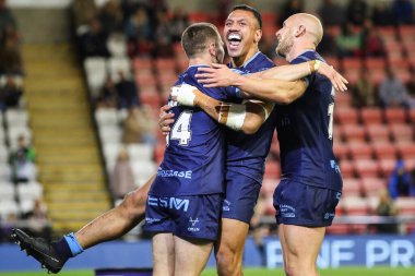 Hull KR 'dan Sauaso Sue, 13 Eylül 2024' te Leigh Spor Köyü 'nde oynanan Betfred Süper Lig 26. Raundda Leigh Leopards vs Hull KR maçında 0-14' lük galibiyetini kutluyor.