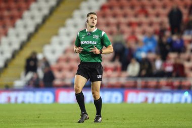 Hakem Chris Kendall, Betfred Süper Lig 26. Raundda Leigh Leopards, Hull KR 'a karşı Leigh Spor Köyü, Leigh, İngiltere, 13 Eylül 2024