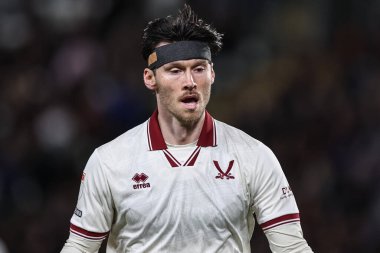 Sheffield United takımından Kieffer Moore 13 Eylül 2024 'te Hull City ve Sheffield United maçında MKM Stadyumu' nda karşı karşıya geldi.