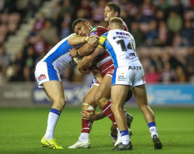 Patrick Mago, Leeds Rhinos 'tan James Bentley, Cameron Smith ve Jarrod OConnor tarafından oynanan Betfred Süper Lig 26. Raundda Wigan Warriors, Leeds Rhinos' a karşı The Brick Community Stadyumu, Wigan, Birleşik Krallık 'ta 13 Eylül 2024' de oynanan karşılaşmada yenildi.