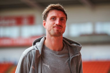 Blackpool 'dan Jake Beesley, Blackpool Road, Blackpool, İngiltere' de 14 Eylül 2024 tarihinde oynanan Blackpool - Exeter City maçı öncesinde geldi.