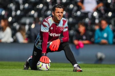 West Ham United takımından Lukasz Fabianski, Premier League maçından önce ısınıyor Fulham - West Ham United Craven Cottage, Londra, İngiltere 'de 14 Eylül 2024