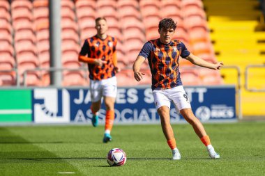 Blackpool 'dan Kyle Joseph, Sky Bet Ligi 1 karşılaşması öncesinde Bloomfield Road, Blackpool' da oynanan Blackpool - Exeter City maçında 14 Eylül 2024