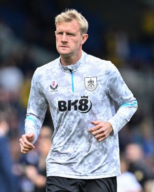 Joe Worrall of Burnley warms up ahead of the Sky Bet Championship match Leeds United vs Burnley at Elland Road, Leeds, United Kingdom, 14th September 2024