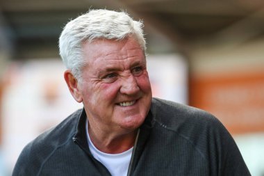 Steve Bruce, Blackpool 'un Sky Bet Ligi 1 maçındaki baş antrenörü Blackpool - Exeter City maçı sırasında, Bloomfield Road, Blackpool, İngiltere, 14 Eylül 2024