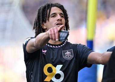Burnley 'den Hannibal Mejbri, 14 Eylül 2024' te İngiltere 'nin Elland Road kentinde oynanan Sky Bet Şampiyonası maçında Leeds United ve Burnley' nin yerine geçtiği maçta tepki gösterdi.