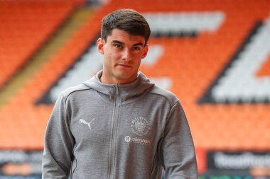 Blackpool 'dan Rob Apter, 14 Eylül 2024' te Bloomfield Road, Blackpool, İngiltere 'de oynanan Blackpool - Exeter City maçı öncesinde geldi.