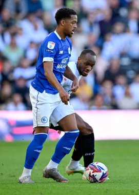 Ryan NYAMBE (Derby County) Chris WILLOCK 'un (Cardiff City) 14 Eylül 2024 tarihinde İngiltere' nin Pride Park Stadyumu 'ndaki Derby County - Cardiff City maçında yaptığı saldırıyı savundu.