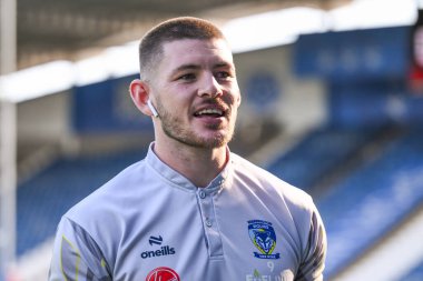 Warrington Wolves 'tan Danny Walker, 14 Eylül 2024' te John Smith 'in Stadyumu' nda oynanan Betfred Süper Lig 26. Maçı 'nda Huddersfield Giants ve Warrington Wolves maçında önde gidiyor.