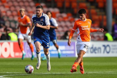 Blackpool 'dan Rob Apter, 14 Eylül 2024' te Bloomfield Road, Blackpool 'da oynanan Blackpool - Exeter City maçında pas verdi.