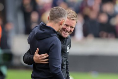 Wolverhampton Wanderers 'ın menajeri Gary O' Neil ve Newcastle United 'ın Eddie Howe Menajeri Premier League karşılaşması öncesinde Wolverhampton Wanderers Newcastle United ile Molineux, Wolverhampton, İngiltere, 15 Eylül 2024