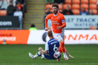 Blackpool 'dan James Husband, 14 Eylül 2024' te Bloomfield Road, Blackpool, İngiltere 'de oynanan Blackpool - Exeter City maçında topu aldı.