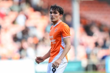 Blackpool takımından Kyle Joseph, Blackpool - Exeter City maçı sırasında Bloomfield Road, Blackpool, İngiltere 'de 14 Eylül 2024