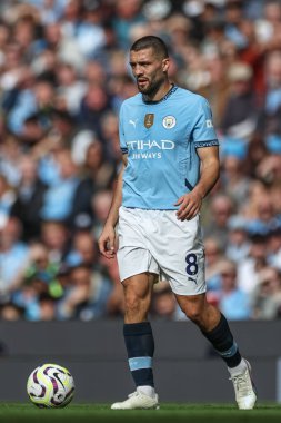 Manchester City 'den Mateo Kovai Premier League maçında topu Manchester City ile Brentford' a karşı Etihad Stadyumu, Manchester, İngiltere, 14 Eylül 2024