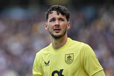 Burnley 'den James Trafford Gök İddia Şampiyonası maçında Leeds United ve Burnley, Elland Road, Leeds, İngiltere' de 14 Eylül 2024 'te karşı karşıya geldi.