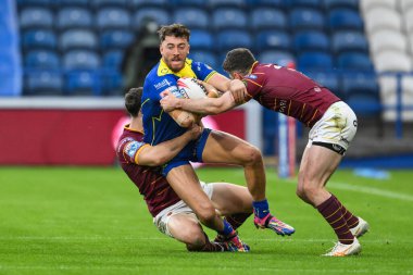 Huddersfield Giants 'tan Aidan McGowan ve Adam Clune, Betfred Süper Lig 26. Raundda Huddersfield Giants - Warrington Wolves maçında John Smith' in Stadyumu, Huddersfield, İngiltere 'de 14 Eylül 2024' de oynadılar.