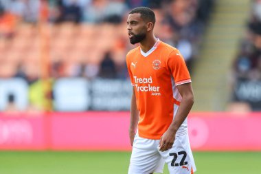 Blackpool takımından CJ Hamilton, Blackpool - Exeter City maçında Bloomfield Road, Blackpool, İngiltere 'de 14 Eylül 2024
