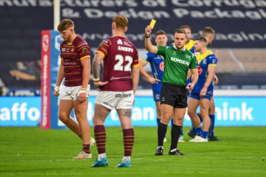 Hakem Tom Grant, Huddersfield Giants 'tan Jack Billington' a John Smith Stadyumu, Huddersfield, Birleşik Krallık 'ta oynanan 26. Huddersfield Süper Lig karşılaşmasında sarı kart verdi.