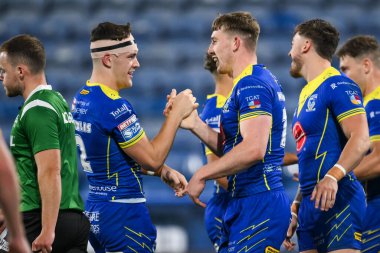 Warrington Wolves 'tan Matty Nicholson, Betfred Süper Lig 26. Raundda John Smith Stadyumu' nda Huddersfield Giants ve Warrington Wolves maçında denemesini kutluyor.
