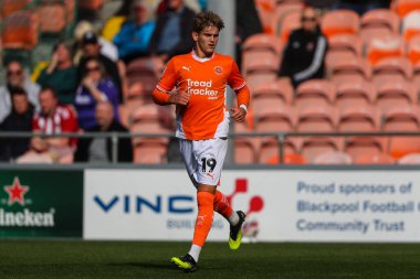 Blackpool takımından Dom Ballard, Blackpool - Exeter City maçında 14 Eylül 2024 'te Bloomfield Road, Blackpool' da karşılaştı.
