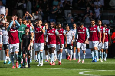 West Ham United Premier Lig maçından önce Craven Cottage, Londra, İngiltere 'de Fulham-West Ham United maçında sahaya çıktı.
