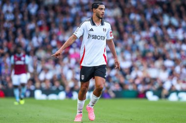 Fulham 'dan Raul Jimenez 14 Eylül 2024' te Craven Cottage, Londra 'da oynanan Premier League maçında takıma talimat verdi.