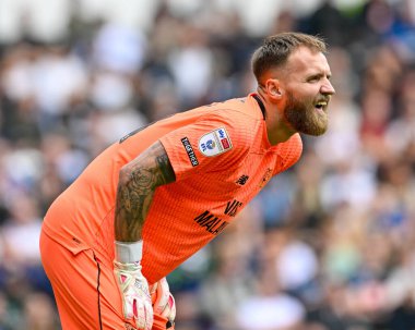 Jak ALNWICK (Cardiff Şehir Kalecisi) 14 Eylül 2024 tarihinde İngiltere 'nin Derby Park Stadyumu' nda Derby County - Cardiff City maçında