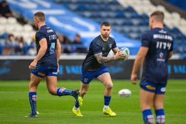 Warrington Wolves takımından John Bateman, Betfred Süper Lig 26. Raundu öncesinde John Smith Stadyumu 'nda Huddersfield Giants ve Warrington Wolves maçında ısındı.