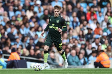 Brentford 'dan Keane Lewis-Potter Premier League maçında topla Manchester City, Manchester Stadyumu' nda Brentford 'a karşı 14 Eylül 2024