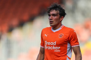 Blackpool takımından Kyle Joseph, Blackpool - Exeter City maçı sırasında Bloomfield Road, Blackpool, İngiltere 'de 14 Eylül 2024