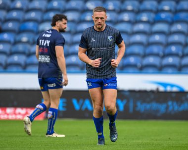 Warrington Wolves takımından Ben Currie, Betfred Süper Lig 26. Raundu öncesinde John Smith Stadyumu 'nda Huddersfield Giants ve Warrington Wolves maçında ısındı.
