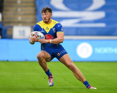 Warrington Wolves 'tan Matty Ashton, Betfred Süper Lig 26. Raundda John Smith Stadyumu' nda Huddersfield Giants 'a karşı Warrington Wolves maçında ilk hamlesini yaptı.