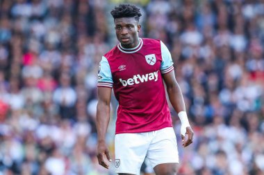 West Ham United takımından Muhammed Kudus 14 Eylül 2024 'te Craven Cottage, Londra, İngiltere' de oynanan Premier League maçında Fulham-West Ham United maçına bakıyor.